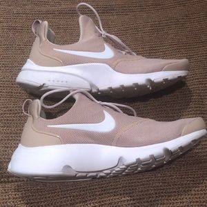 Nike Pesto rubbing shoes